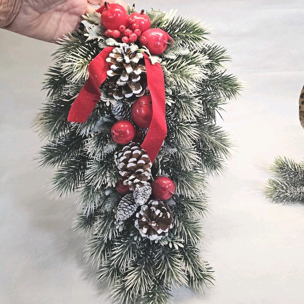 Retro Vintage Plastic Snowy Pine Branches Pine Cones Christmas Door Swag 17'"